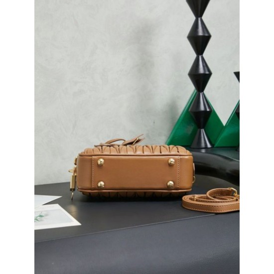 Qualità superiore Replica Borsa tote Miu Miu Arcadie nappa trapuntata 5BB123 marrone Imitazione Outlet
