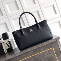 Qualità superiore Replica Borsa shopper Chanel Cerf Executive in pelle di vitello nera 32cm Imitazione Outlet