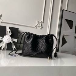 Replica Borsa a secchiello trapuntata Chanel 26s con coulisse AP5317 Nero Fallate Online Qualità superiore Replica Borsa a secchiello trapuntata Chanel 26s con coulisse AP5317 Nero Imitazione Outlet