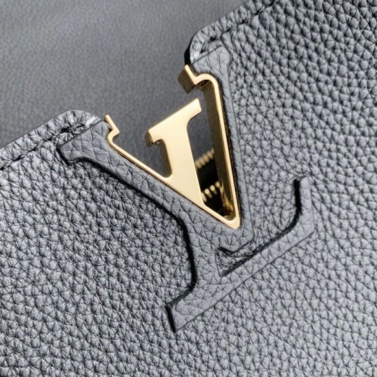 Replica Borsa Louis Vuitton Capucines MM M26259 Nera Imitazione Outlet Fallate