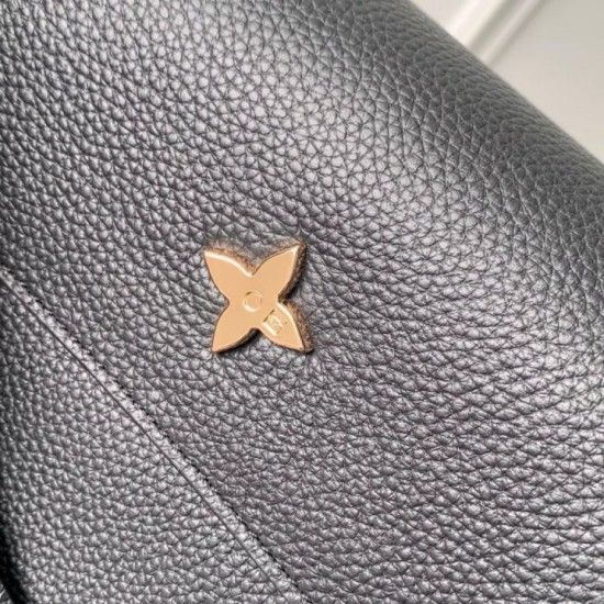 Replica Borsa Louis Vuitton Capucines MM M26259 Nera Imitazione Outlet Fallate