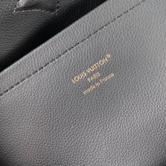 Replica Borsa Louis Vuitton Capucines MM M26259 Nera Imitazione Outlet Fallate