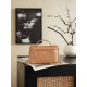Perfette Replica Chanel 26P Beauty case sottile con manico superiore trapuntato e catena AP5100 Marrone Imitazione Outlet