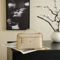 Perfette Replica Chanel 26P Beauty case sottile con manico superiore trapuntato e catena AP5100 Beige Imitazione Outlet