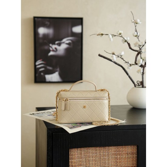 Perfette Replica Chanel 26P Beauty case sottile con manico superiore trapuntato e catena AP5100 Beige Imitazione Outlet