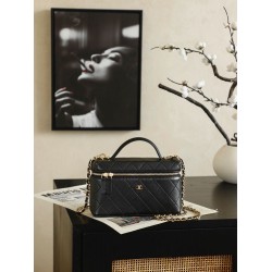 Perfette Replica Chanel 26P Beauty case sottile con manico superiore trapuntato e catena AP5100 nero Imitazione Outlet