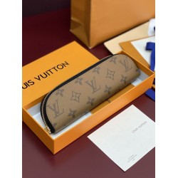 Perfette Replica Astuccio Portamatite Louis Vuitton Charlotte GI1165 marrone Imitazione Outlet
