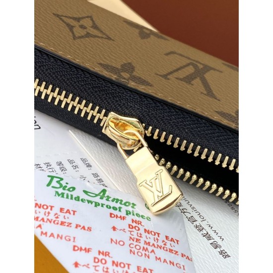 Perfette Replica Astuccio Portamatite Louis Vuitton Charlotte GI1165 marrone Imitazione Outlet