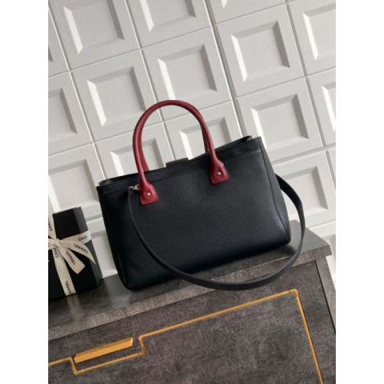 Replica Borsa tote grande Chanel Executive Cerf nera/bordeaux Imitazione Fake