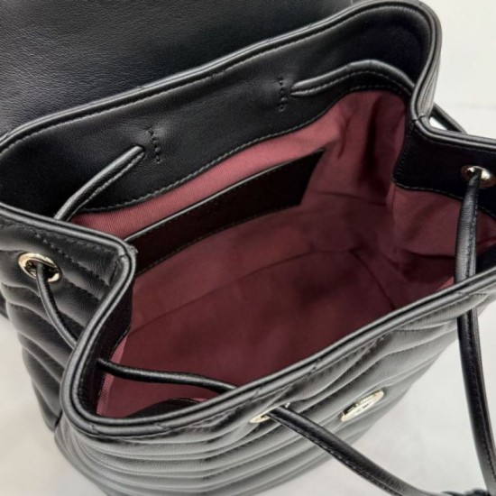 Replica Zaino Gucci Mini GG Marmont matelassé a chevron Nero Imitazione Fake