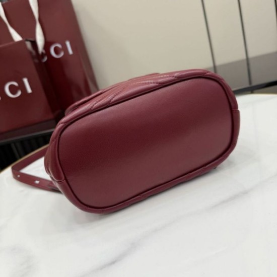Replica Zaino Gucci Mini GG Marmont matelassé a chevron Borgogna Imitazione Fake