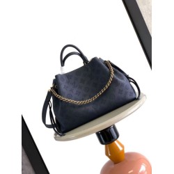 Replica Borsa tote Louis Vuitton Bella Mahina M59200 nera Imitazione Fake