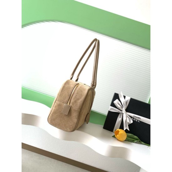 Replica di alta qualità Borsa Chanel 26S Maxi Bowling AS6211 scamosciata di vitello beige scuro Imitazione