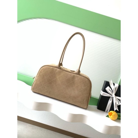 Replica di alta qualità Borsa Chanel 26S Maxi Bowling AS6211 scamosciata di vitello beige scuro Imitazione