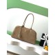 Replica di alta qualità Borsa Chanel 26S Maxi Bowling AS6211 scamosciata di vitello beige scuro Imitazione