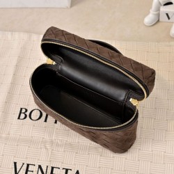 Replica di alta qualità Borse Beauty case Bottega Veneta trucco scamosciata caffè Imitazione