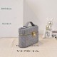 Replica di alta qualità Borse Beauty case Bottega Veneta trucco scamosciata Grigio Imitazione
