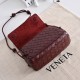 Replica di alta qualità Borsa a tracolla Notturno Intrecciato Bottega Veneta Borgogna Imitazione