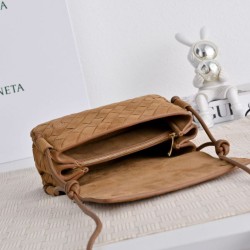 Replica di alta qualità Borsa a tracolla Notturno Intrecciato Bottega Veneta Marrone scamosciato Imitazione