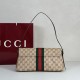 Replica Perfetta Borsa a tracolla media Gucci 874744 Madison marrone GG rivestita Imitazione