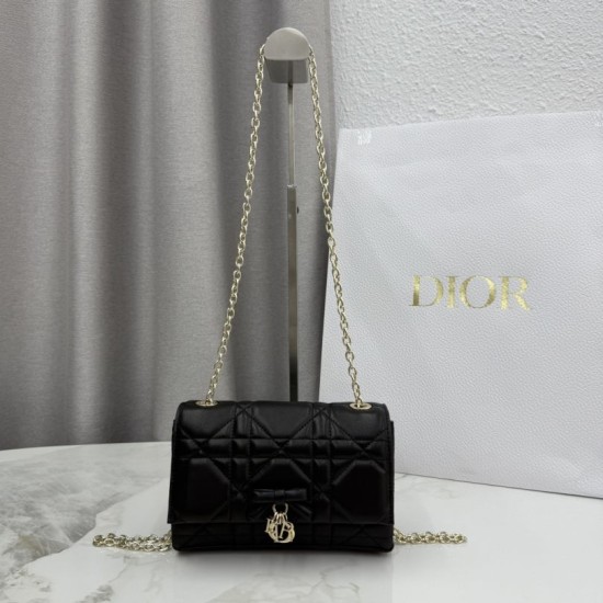 Replica AAA Borsa Dior My Tender Dior Top Handle Mini Chain Bag nera Falsa Online Replica Perfetta Borsa Dior My Tender Dior Top Handle Mini Chain Bag nera Imitazione