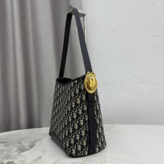 Replica fedele Borsa a secchiello medio Dior Medalillon M1532 Dior Oblique blu Imitazione Outlet