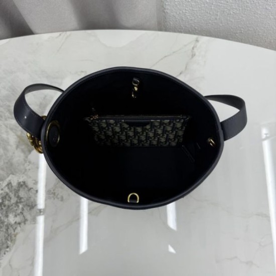 Replica fedele Borsa a secchiello medio Dior Medalillon M1532 Dior Oblique blu Imitazione Outlet
