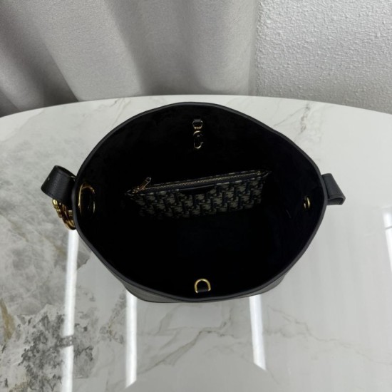 Replica perfetta Borsa a secchiello medio Dior Medalillon M1532 Nero Falsa Online Replica fedele Borsa a secchiello medio Dior Medalillon M1532 Nero Imitazione Outlet
