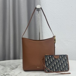 Replica fedele Borsa a secchiello medio Dior Medalillon M1532 Marrone Imitazione Outlet