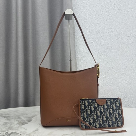 Replica fedele Borsa a secchiello medio Dior Medalillon M1532 Marrone Imitazione Outlet