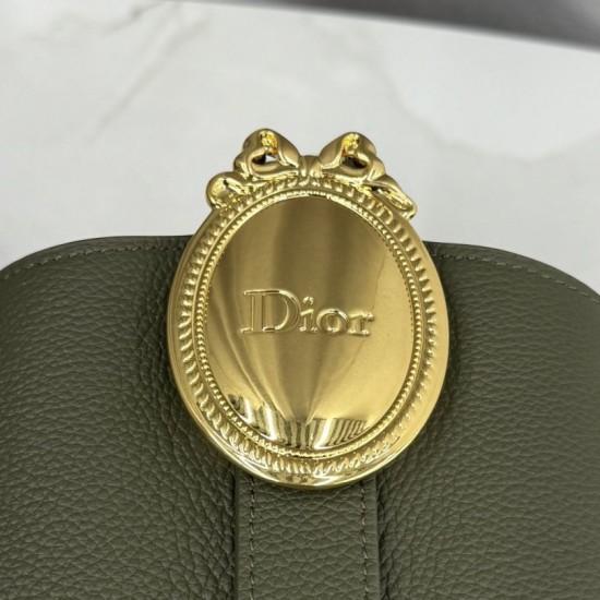 Replica fedele Borsa a secchiello medio Dior Medalillon M1532 Verde scuro Imitazione Outlet