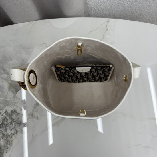 Replica fedele Borsa a secchiello medio Dior Medalillon M1532 Bianco Imitazione Outlet