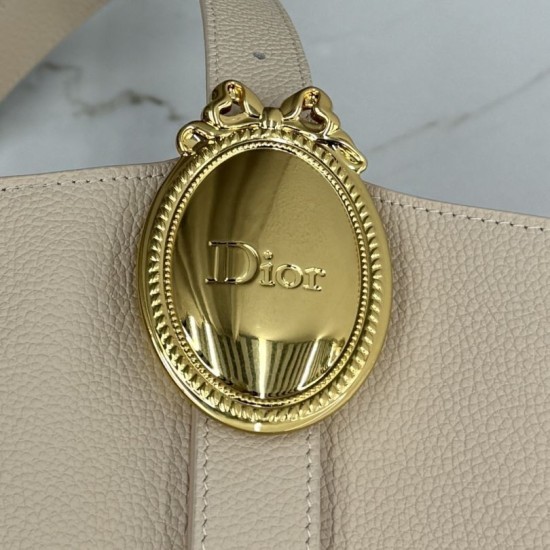 Replica perfetta Borsa a secchiello medio Dior Medalillon M1532 Beige Falsa Online Replica fedele Borsa a secchiello medio Dior Medalillon M1532 Beige Imitazione Outlet