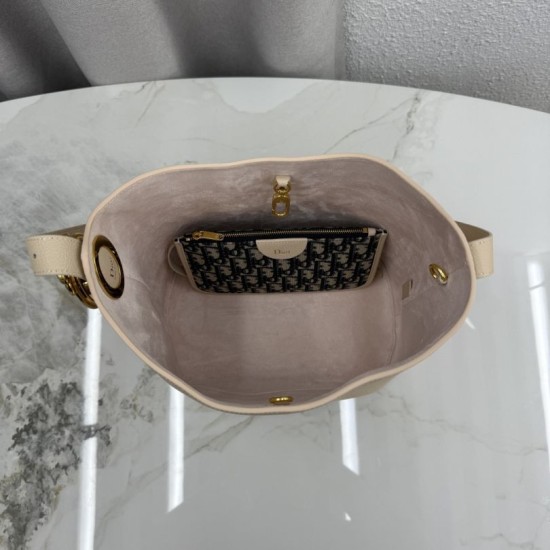 Replica perfetta Borsa a secchiello medio Dior Medalillon M1532 Beige Falsa Online Replica fedele Borsa a secchiello medio Dior Medalillon M1532 Beige Imitazione Outlet