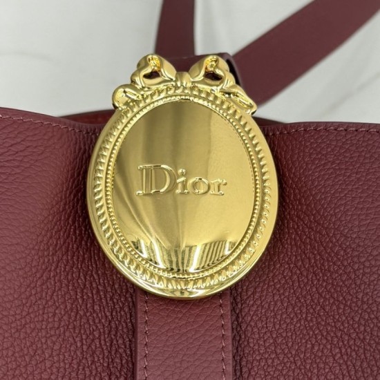 Replica fedele Borsa a secchiello medio Dior Medalillon M1532 Borgogna Imitazione Outlet