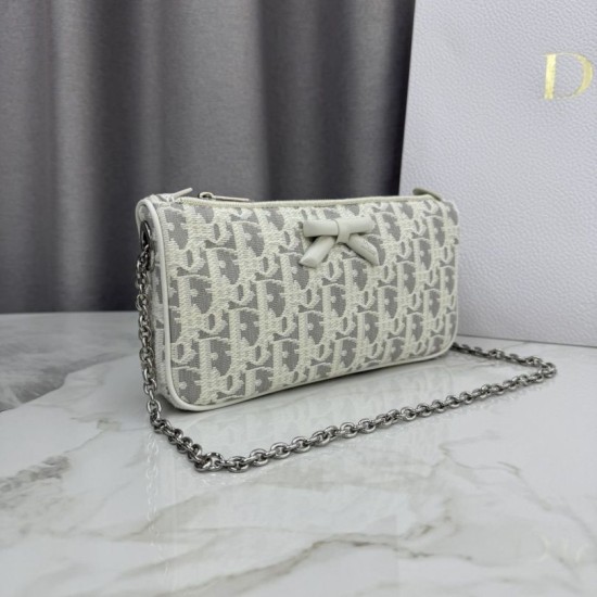 Replica perfetta Pochette Dior Oblique Bow Chain S2504 beige/grigio Falsa Online Replica fedele Pochette Dior Oblique Bow Chain S2504 beige/grigio Imitazione Outlet