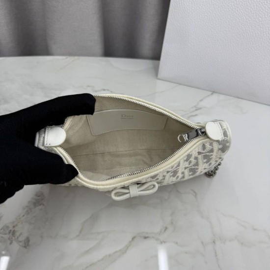 Replica perfetta Pochette Dior Oblique Bow Chain S2504 beige/grigio Falsa Online Replica fedele Pochette Dior Oblique Bow Chain S2504 beige/grigio Imitazione Outlet