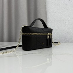 Replica perfetta Borsa a mano Dior Trianon Soft Vanity Mini Chain S4613 Nera Falsa Online Replica fedele Borsa a mano Dior Trianon Soft Vanity Mini Chain S4613 Nera Imitazione Outlet