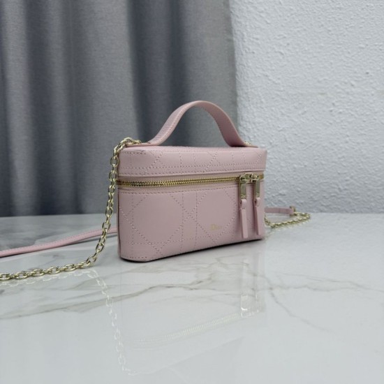 Replica perfetta Borsa a mano Dior Trianon Soft Vanity Mini Chain S4613 Rosa Falsa Online Replica fedele Borsa a mano Dior Trianon Soft Vanity Mini Chain S4613 Rosa Imitazione Outlet