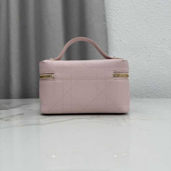 Replica perfetta Borsa a mano Dior Trianon Soft Vanity Mini Chain S4613 Rosa Falsa Online Replica fedele Borsa a mano Dior Trianon Soft Vanity Mini Chain S4613 Rosa Imitazione Outlet