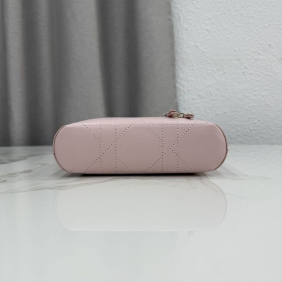 Replica perfetta Borsa a mano Dior Trianon Soft Vanity Mini Chain S4613 Rosa Falsa Online Replica fedele Borsa a mano Dior Trianon Soft Vanity Mini Chain S4613 Rosa Imitazione Outlet