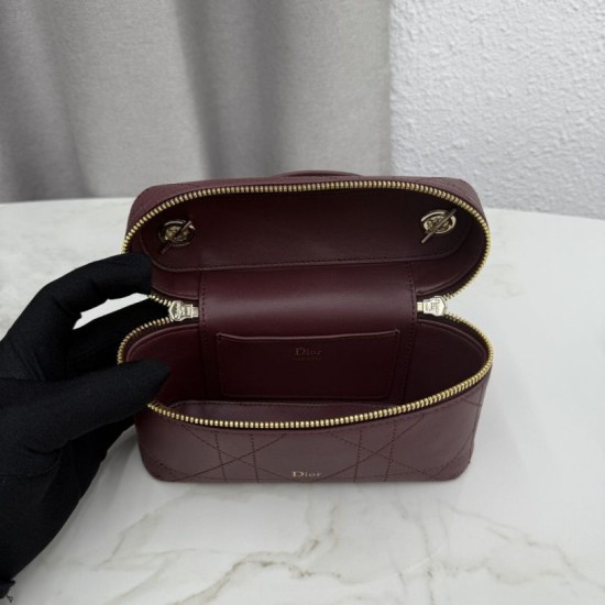 Replica fedele Borsa a mano Dior Trianon Soft Vanity Mini Chain S4613 Borgogna Imitazione Outlet