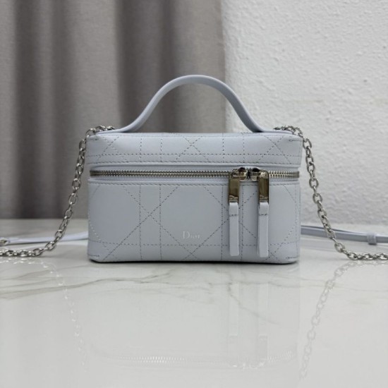 Replica fedele Borsa a mano Dior Trianon Soft Vanity Mini Chain S4613 Blu Imitazione Outlet