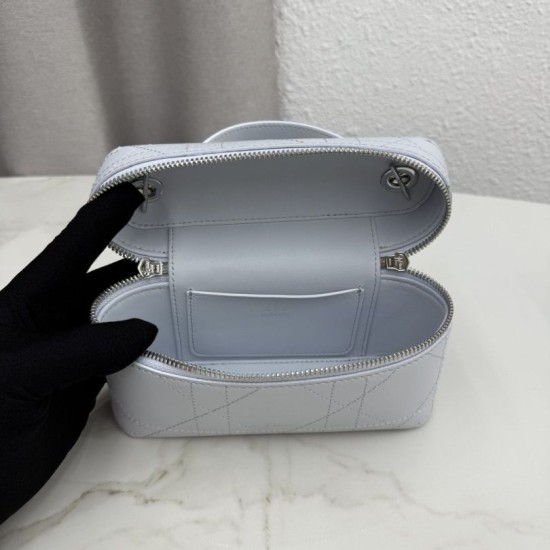 Replica fedele Borsa a mano Dior Trianon Soft Vanity Mini Chain S4613 Blu Imitazione Outlet