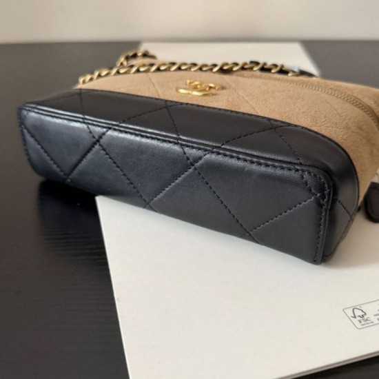 Replica fedele Borsa da viaggio Chanel 26P con catena AP5186 scamosciata marrone Imitazione Outlet
