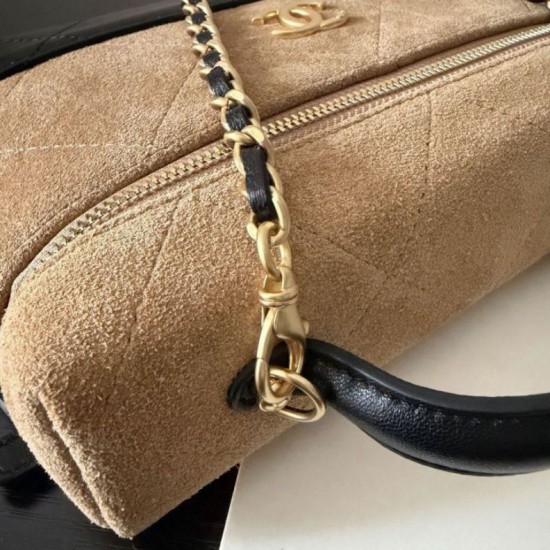 Replica fedele Borsa da viaggio Chanel 26P con catena AP5186 scamosciata marrone Imitazione Outlet