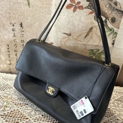 Replica perfetta Borsa Chanel Souplissimo Maxi Flap AS6233 Nera Falsa Online Replica fedele Borsa Chanel Souplissimo Maxi Flap AS6233 Nera Imitazione Outlet