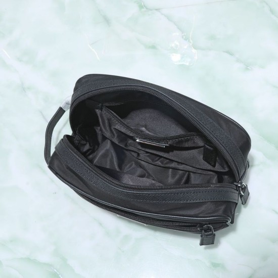 Replica perfetta Pochette da viaggio Prada nylon/pelle saffiano nera Falsa Online Replica fedele Pochette da viaggio Prada nylon/pelle saffiano nera Imitazione Outlet