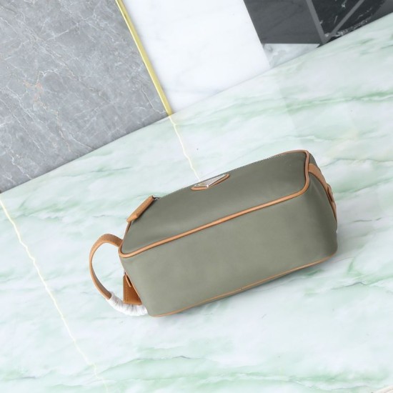 Replica fedele Pochette da viaggio Prada nylon/pelle saffiano oliva Imitazione Outlet