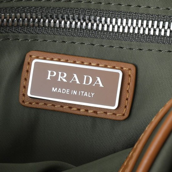 Replica fedele Pochette da viaggio Prada nylon/pelle saffiano oliva Imitazione Outlet